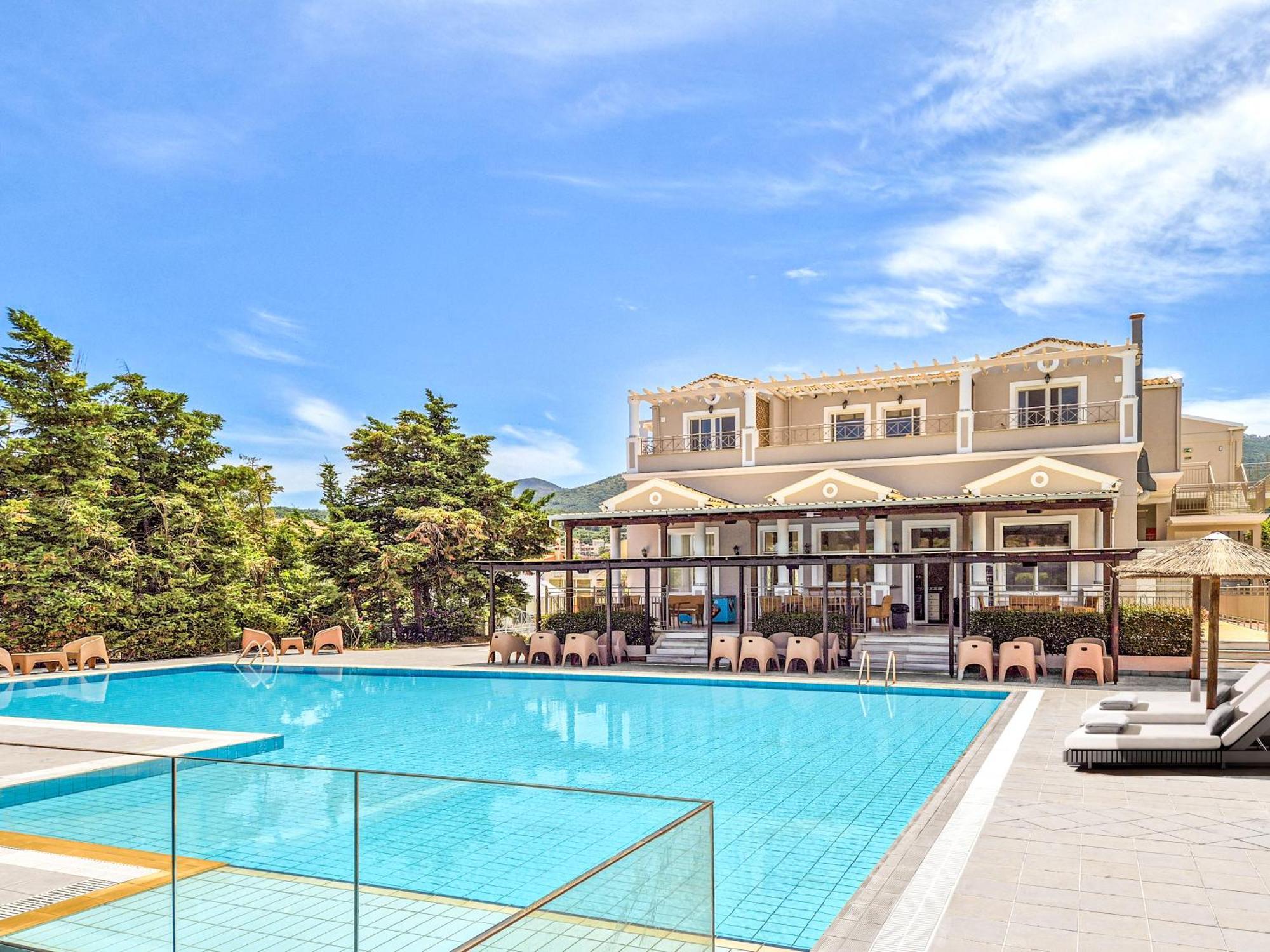Thinalos Aparthotel Acharavi  Exteriér fotografie