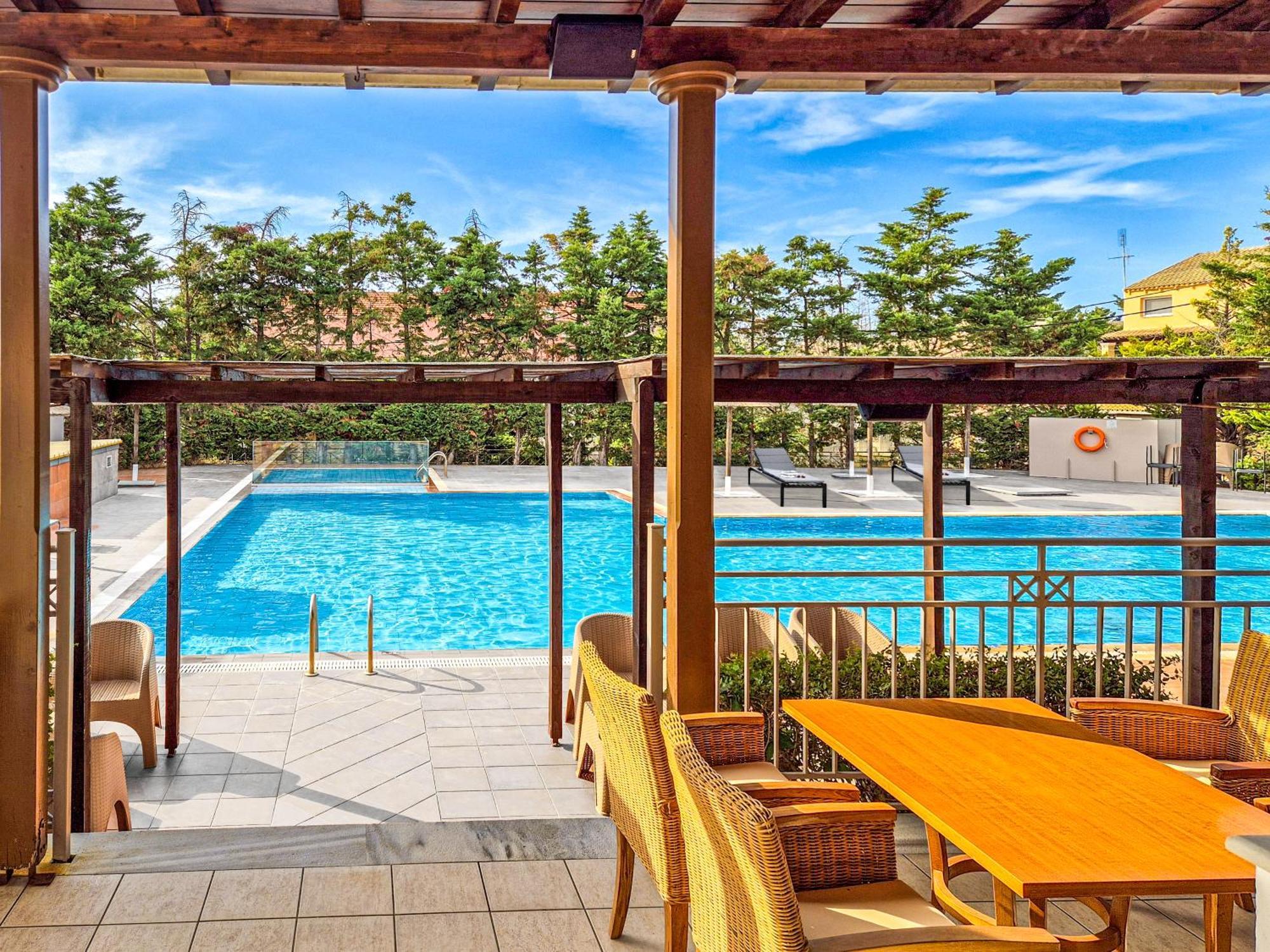 Thinalos Aparthotel Acharavi  Exteriér fotografie